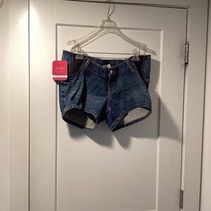 NWT Isabel Maternity Size 6 Shorts